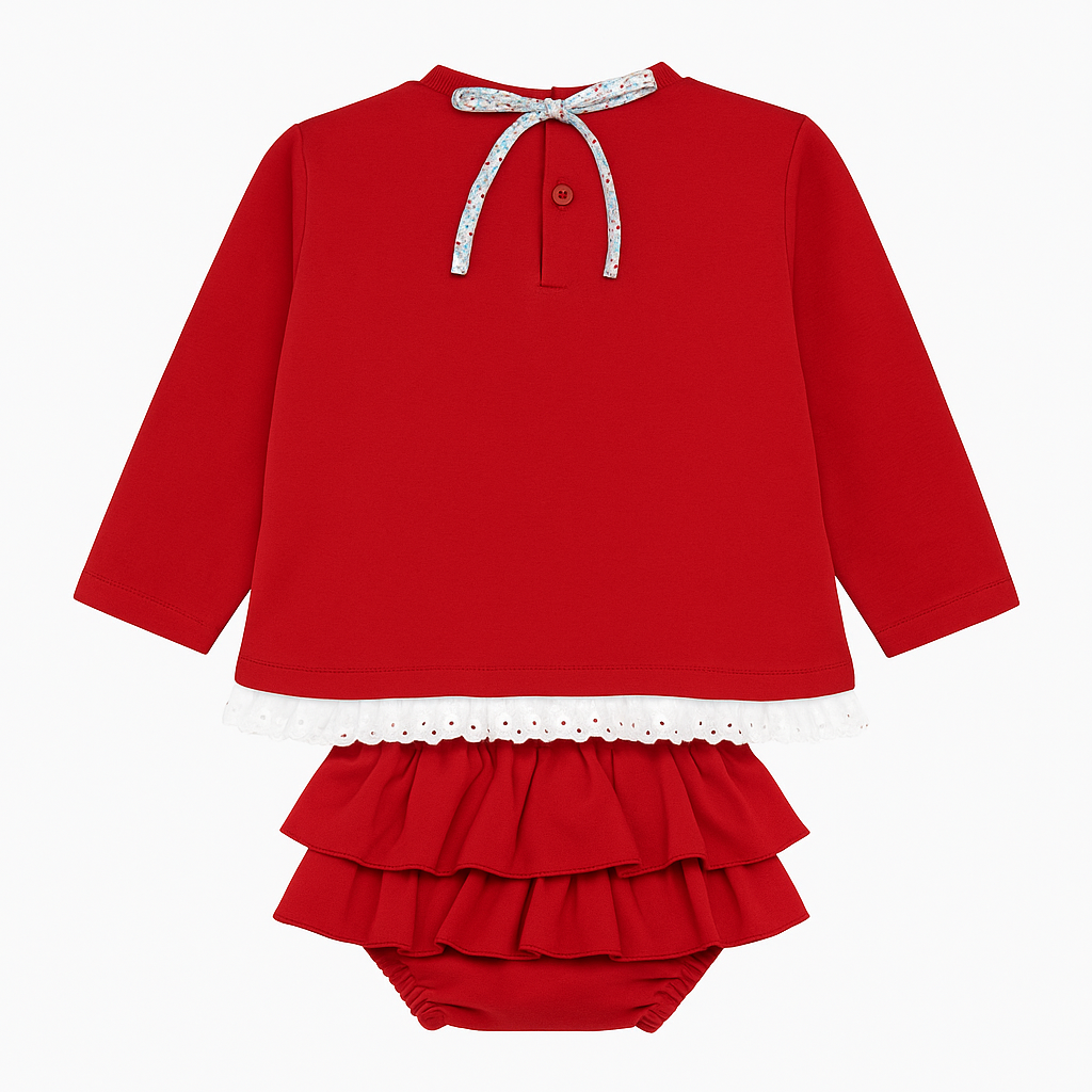 Raudonas džemperis su kelnaitėmis