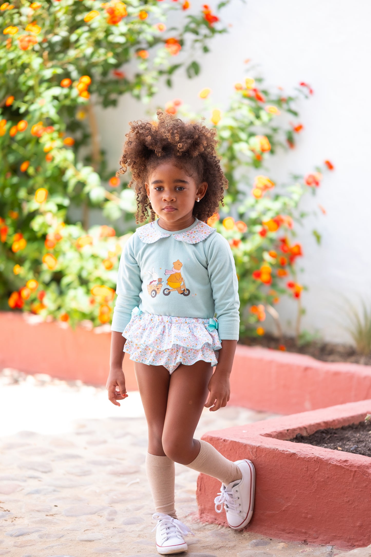 Mėtinės spalvos džemperis ir kelnaitės