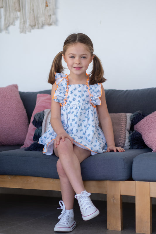 Vasarinė suknelė su krabais ir oranžiniais kaspinais