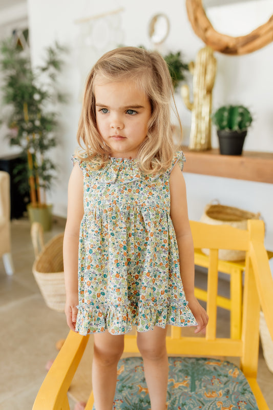 Vasarinė suknelė su įvairiaspalvėmis gėlėmis