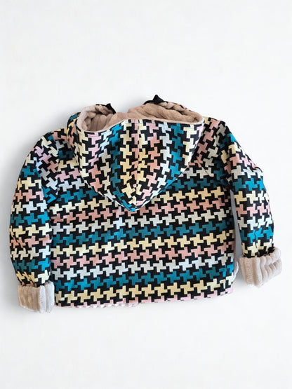 Dvipusė mergaitiška striukė su kapišonu ir rožiniais meškėno kailio bumbulais