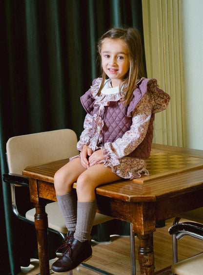 Alyvinių atspalvių gėlėta palaidinė